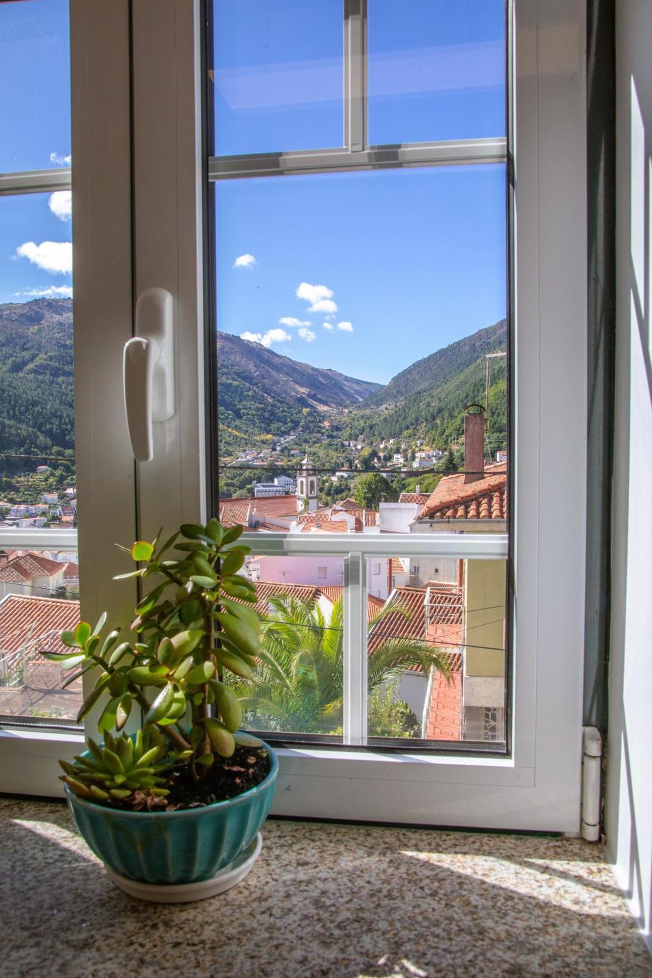 Arcadas Da Vila Manteigas Esterno foto